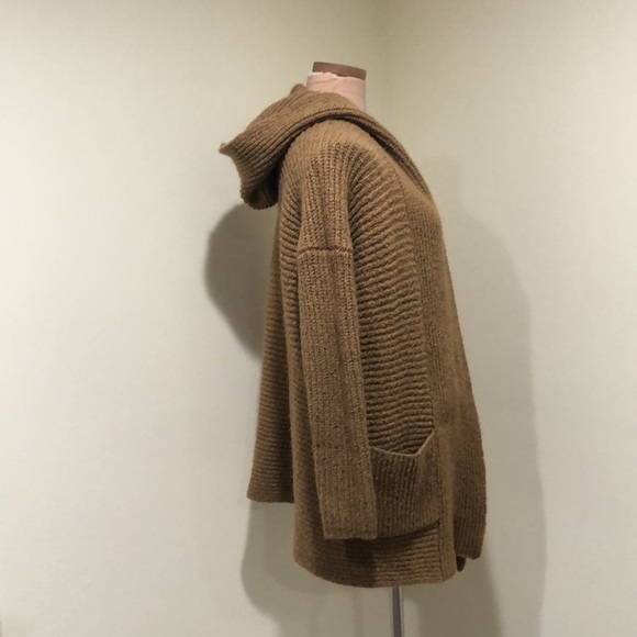 Urban Outfitters Kimchi Blue Cardigan Sweater Size Small Golden Brown Rib Knit - Picture 3 of 9